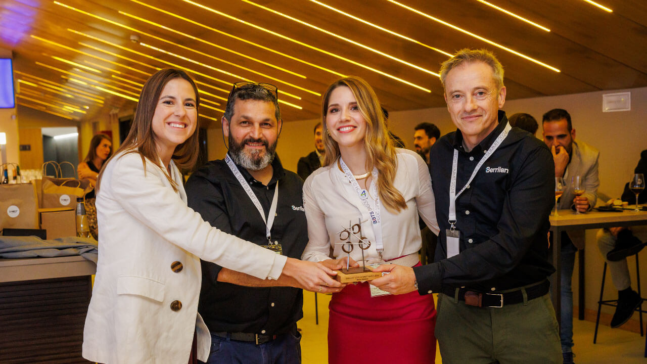 Rebeca Herrera y María Serena, premio a la mejor presentación del BBTS 2024